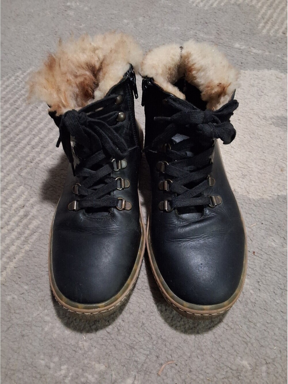 Bearpaw Black Leather Shearling Lined Ankle Boots Size 8